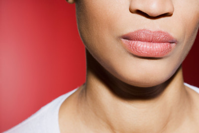 Muncul Lingkaran Gelap di Sekitar Bibir, Bagaimana Mengatasinya?
